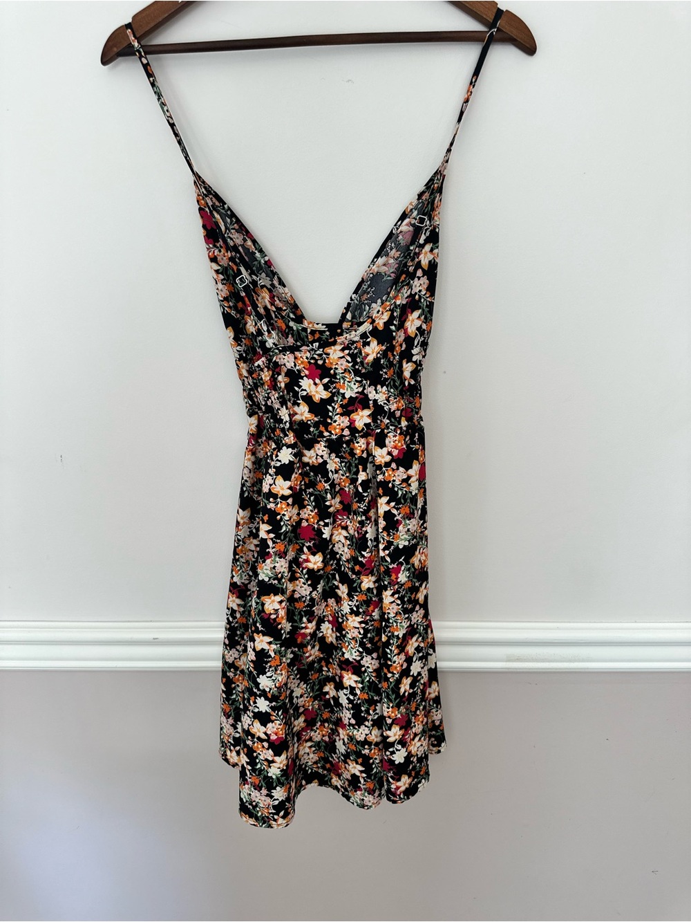 SHEIN Black Floral V-Neck Spaghetti Strap Mini Dress